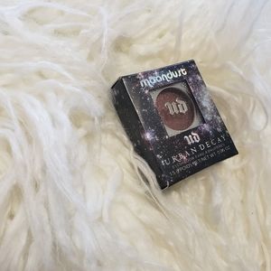 Urban Decay single shadow in Extragalactic